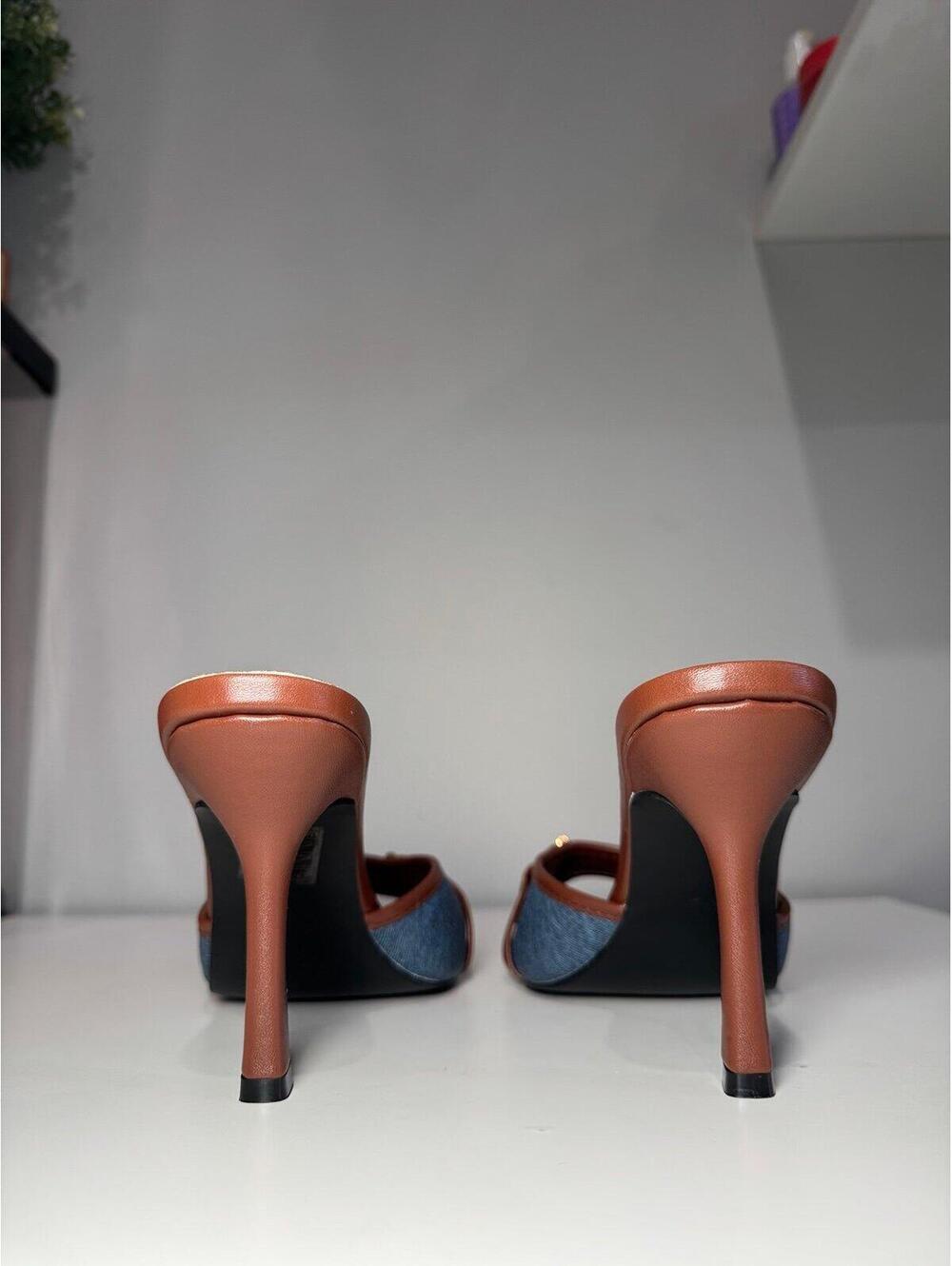 Brown heels - Picture 6 of 6